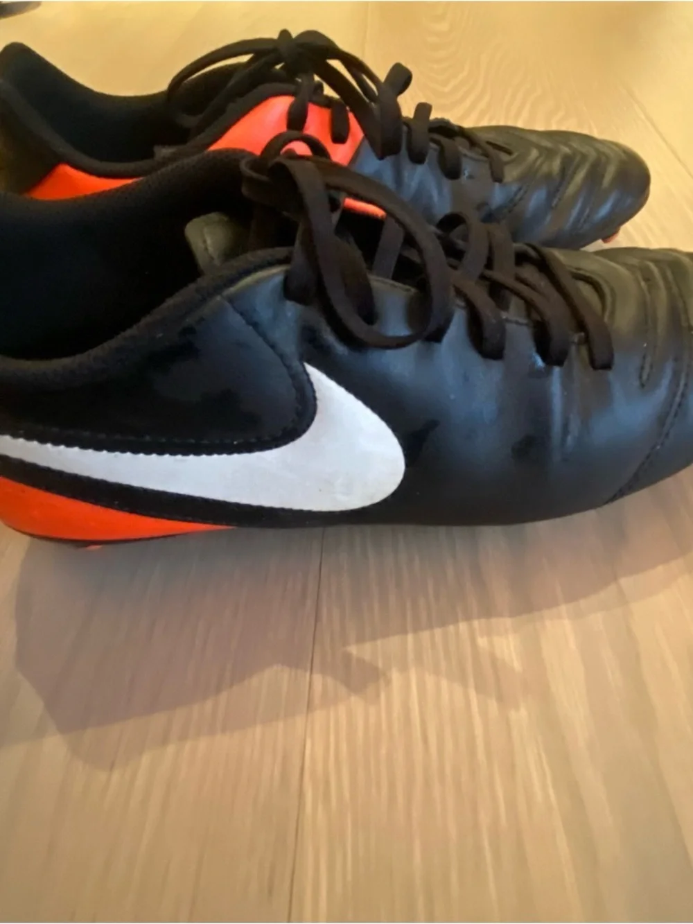 Nike Kids Black & Orange Soccer Cleats with White Swoosh Size US 7 Euro 40 - Picture 9 of 9